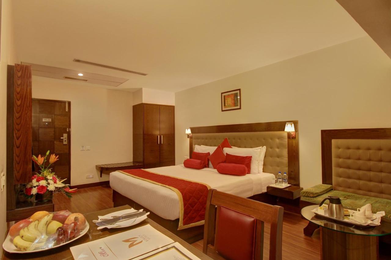 Monarch Brigade Road Hotel Bangalore Exterior photo