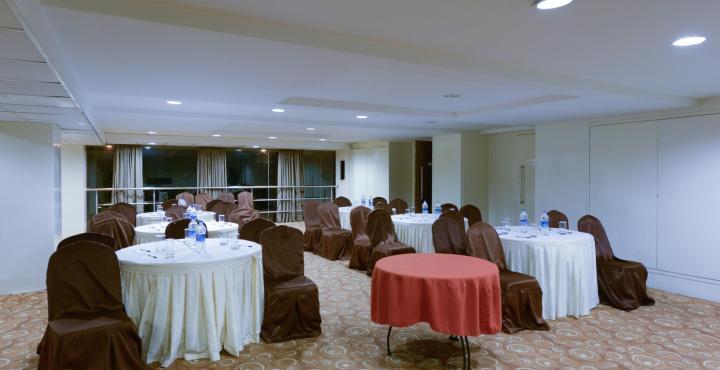 Monarch Brigade Road Hotel Bangalore Exterior photo