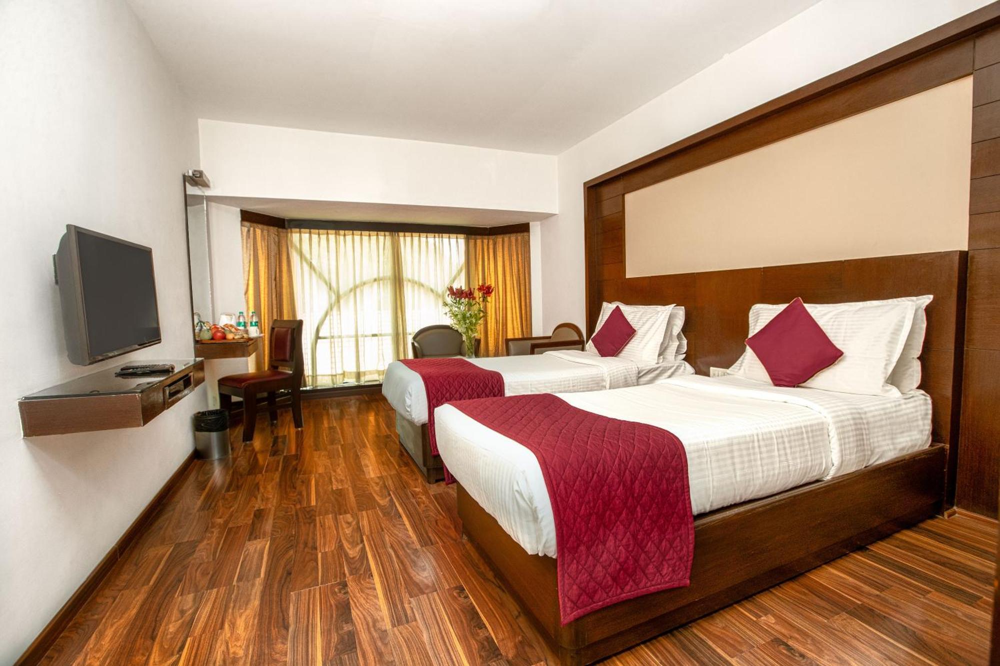 Monarch Brigade Road Hotel Bangalore Exterior photo