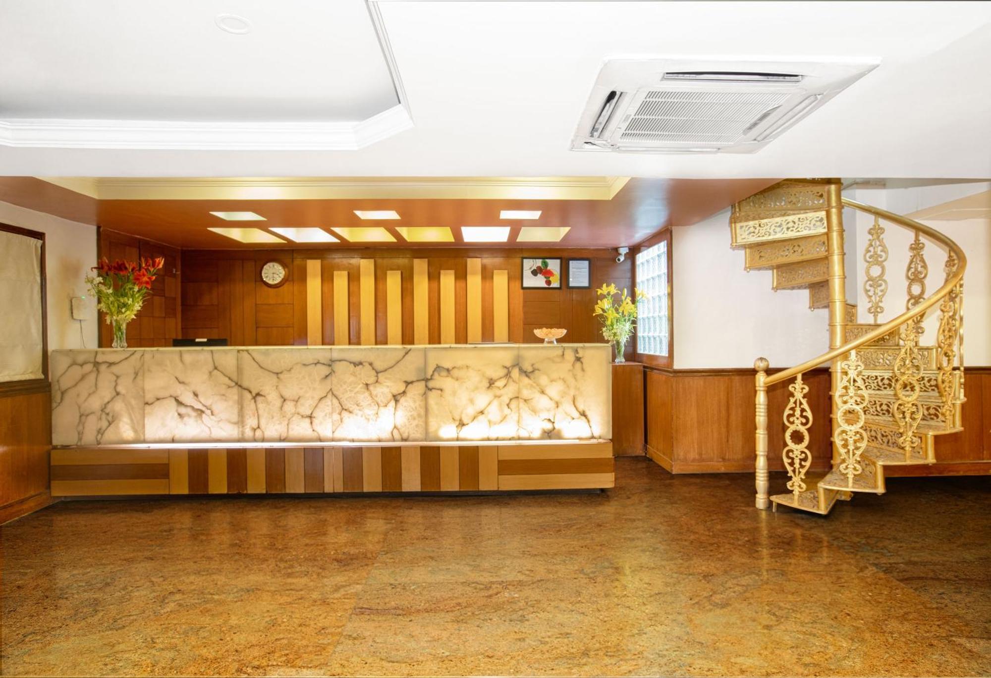 Monarch Brigade Road Hotel Bangalore Exterior photo