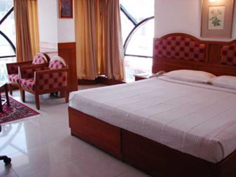 Monarch Brigade Road Hotel Bangalore Exterior photo