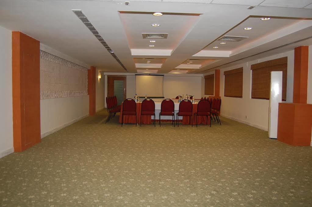 Monarch Brigade Road Hotel Bangalore Exterior photo